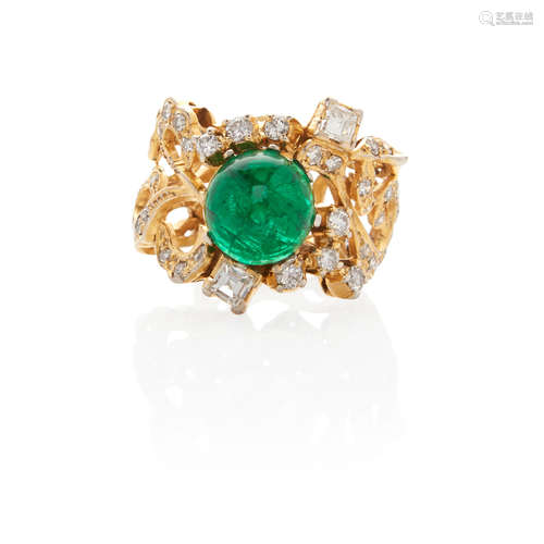 GOLD, EMERALD AND DIAMOND RING