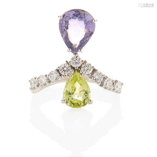 18K WHITE GOLD, PURPLE SAPPHIRE, PERIDOT AND DIAMOND RING