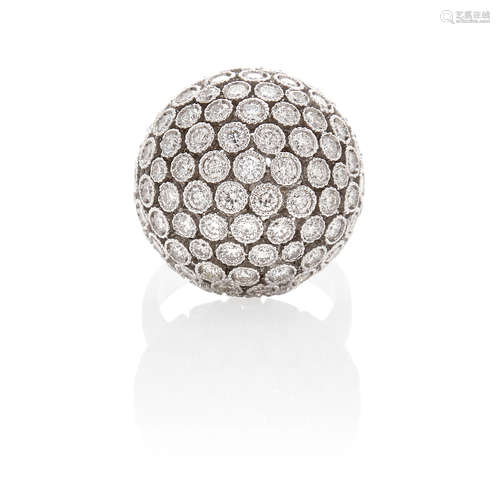 18K WHITE GOLD AND DIAMOND BOMBE RING