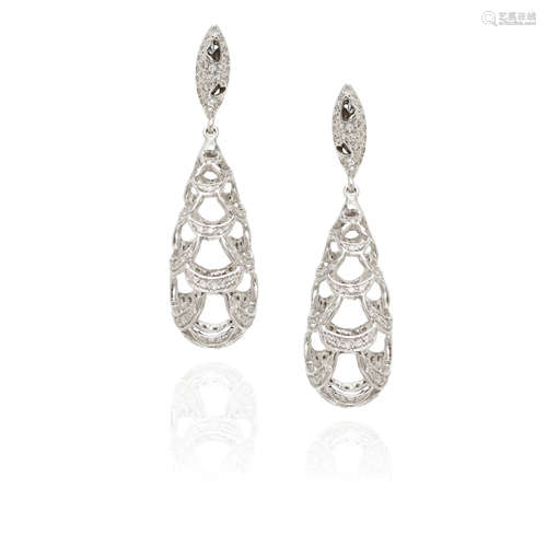 PAIR OF 18K WHITE GOLD AND DIAMOND PENDANT DROP EARRINGS