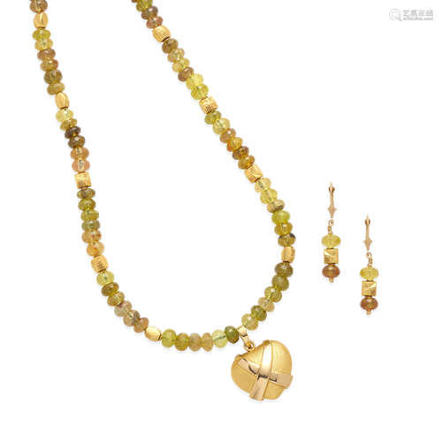 GOLD AND PERIDOT BEAD NECKLACE AND PENDANT EARRINGS