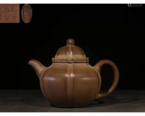 A Zisha Tea Pot