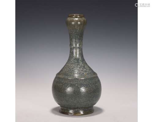 A Jun Type Glazed Garlic-Head Vase