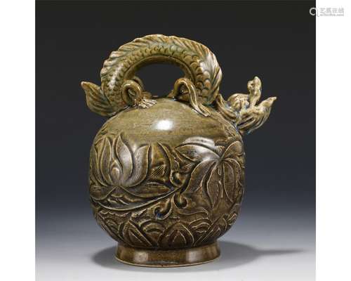 An Incised Yaozhou Ewer