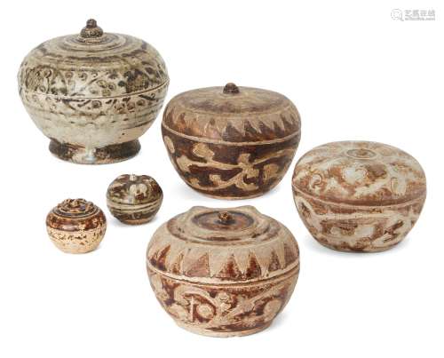 Six Thai Sawankhalok circular boxes, 15th century, with inci...