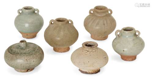 Six Thai Sawankhalok jarlets, 14th-15th century, two celadon...