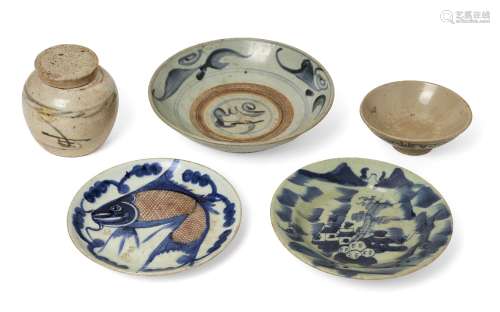Five pieces of Chinese provincial porcelain, 19th century, p...