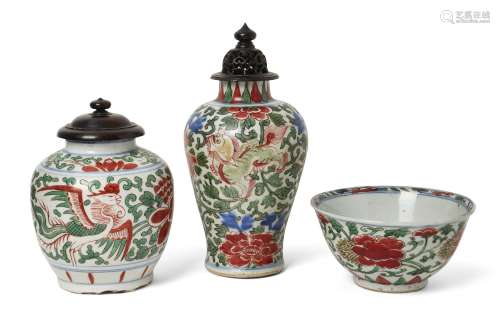 Three pieces of Chinese wucai porcelain, Transitional period...