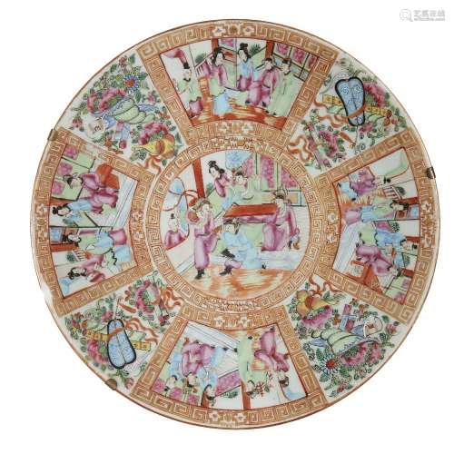 A Chinese Canton export porcelain dish, 19th century, painte...