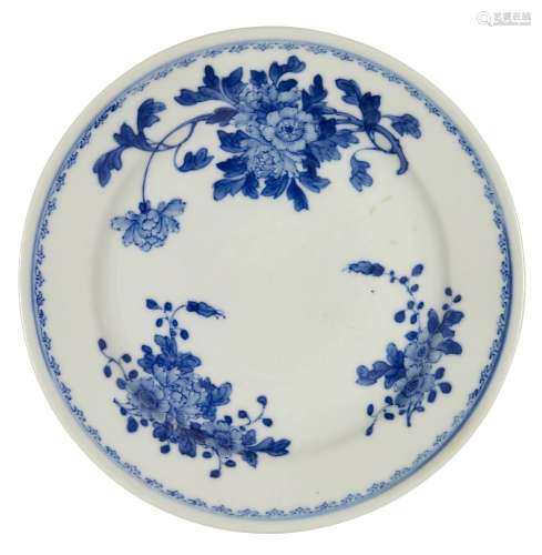 A Chinese porcelain plate, Guangxu mark and period, painted ...