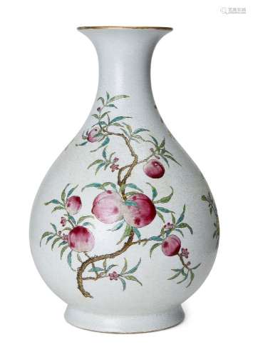 A Chinese porcelain 'Sanduo' vase, yuhuchunping, Republic pe...