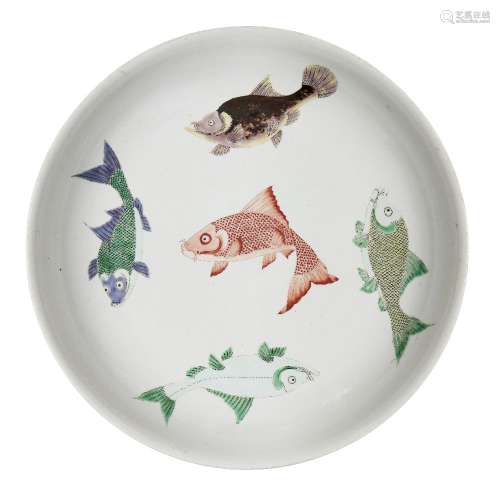 A large Chinese porcelain Kangxi style 'fish' dish, 19th cen...
