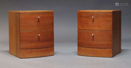 A pair of modern bedside chests, of recent manufacture, of b...