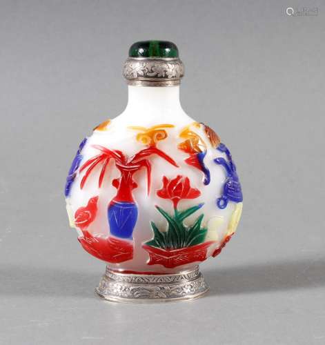 Snuff bottle, Überfangglas mit Silbermontur, China Anfang 20...