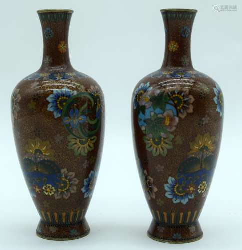 A LOVELY PAIR OF 19TH CENTURY JAPANESE MEIJI PERIOD CLOISONN...