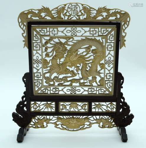 A FINE 19TH CENTURY CHINESE CANTON CARVED IVORY AND BOXWOOD ...