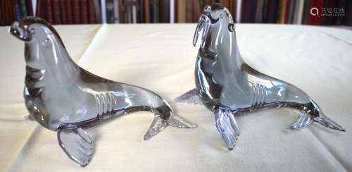 A PAIR OF ITALIAN MURANO GLASS WALRUS modelled with heads ra...