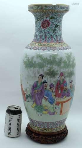A LARGE CHINESE REPUBLICAN PERIOD FAMILLE ROSE PORCELAIN VAS...