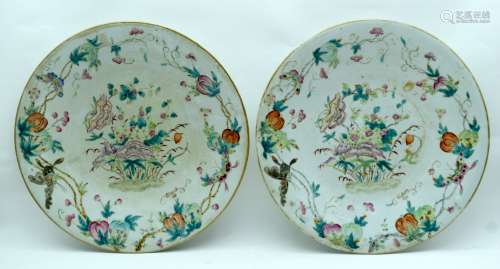 A LARGE PAIR OF 19TH CENTURY CHINESE CANTON FAMILLE ROSE POR...