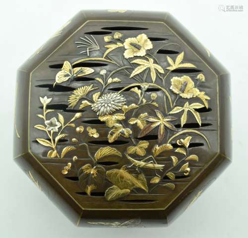 A FINE 19TH CENTURY JAPANESE MEIJI PERIOD GOLD AND SILVER ON...