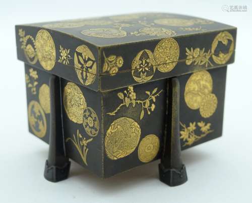 A FINE 19TH CENTURY JAPANESE MEIJI PERIOD BLACK AND GOLD LAC...
