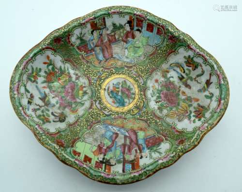 A MID 19TH CENTURY CHINESE CANTON FAMILLE ROSE LOBED DISH Qi...
