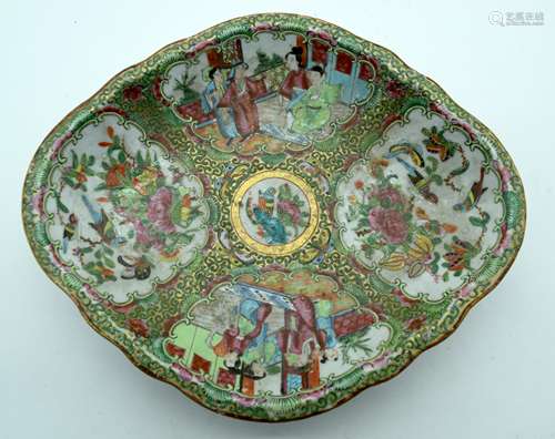 A MID 19TH CENTURY CHINESE CANTON FAMILLE ROSE LOBED DISH Qi...