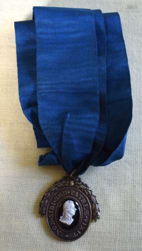 A RARE EARLY 19TH CENTURY PITT CLUB MEDAL presented to Georg...