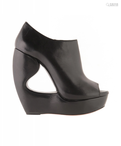 Azzadine AlaÃ¯a Cut Out Peep Toe Wedges