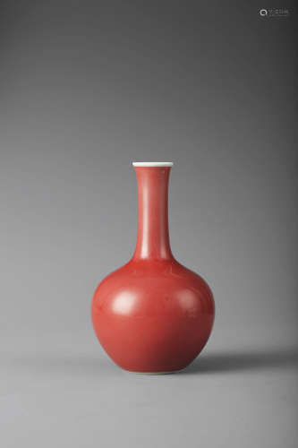 清乾隆 霁红釉小赏瓶