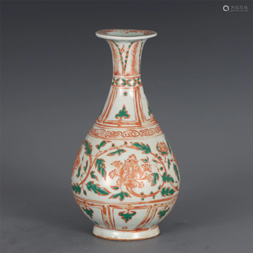 A CHINESE RED & GREEN GLAZED FLORAL DESIGNS PORCELAIN