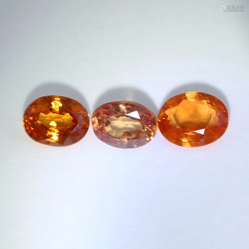 IGI 0.75ct. Set of 3 Padparadscha Sapphires & Sapphires