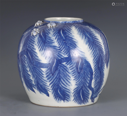A CHINESE BLUE AND WHITE INSECT AND BIRD PORCELAIN JAR