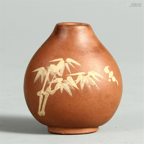 A CHINESE YIXING CLAY SNUFF BOTTLE
