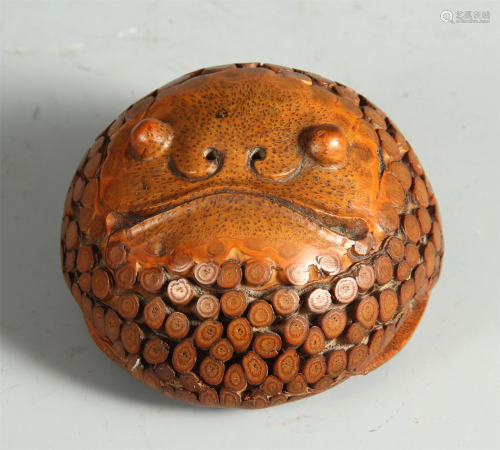 A CHINESE CARVED BAMBOO ROOT GOLDEN TOAD