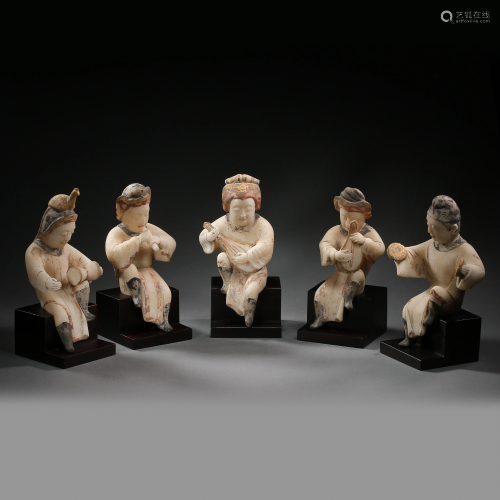 A GROUP OF CHINESE WHITE MARBLE SITTING FIGURES, TANG