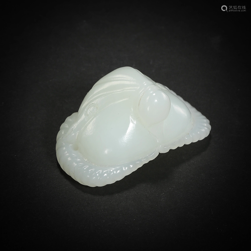 HETIAN WHITE JADE PENDANT, QING DYNASTY, CHINA