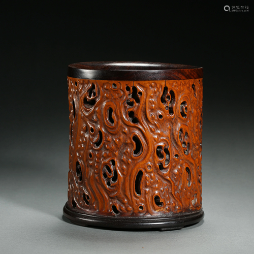 BOXWOOD MADE PEN HOLDER, QING DYNASTY, CHINA