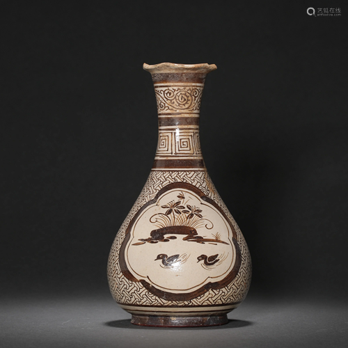 LONG-NECKED VASE WITH MANDARIN DUCK PATTERN IN JIZHOU