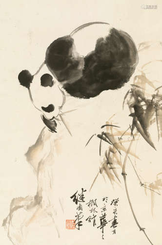 刘继卣 1983年作 熊猫 立轴 纸本