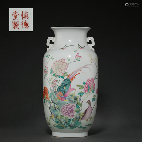 CHINESE QING DYNASTY FAMILLE ROSE BOTTLE