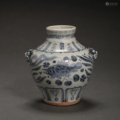 CHINESE BLUE AND WHITE PORCELAIN POT WITH FISH PATTERN,