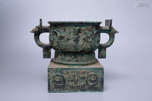 Chinese Early Period Bronze Vessel