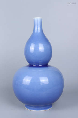 Chinese Qing Dynasty Qianlong Blue Glazed Porcelain Gourd Bo...