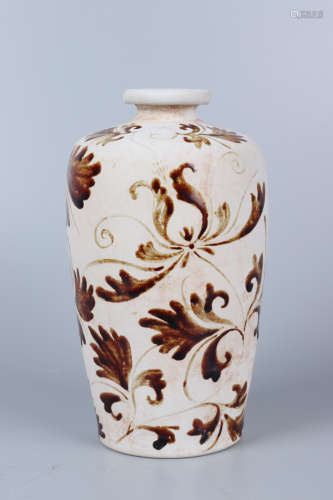 Chinese Tang Yaozhou Wave Porcelain Plum Bottle