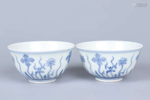 Chinese Pair Of Ming Chenghua Blue And White Porcelain 