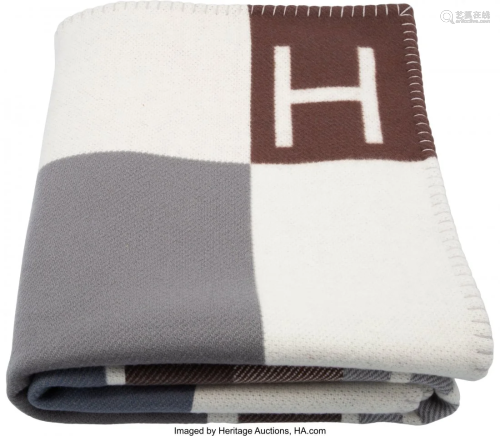 58133: Hermès Ecru & Gris Vibration Blanket Cond