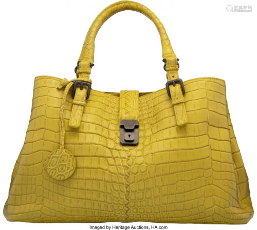 58090: Bottega Veneta Chartreuse Crocodile Medium Roma