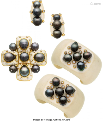 55157: South Sea Cultured Pearl, Diamond, White Agate,