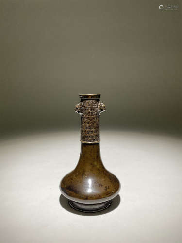 古銅獸耳瓶